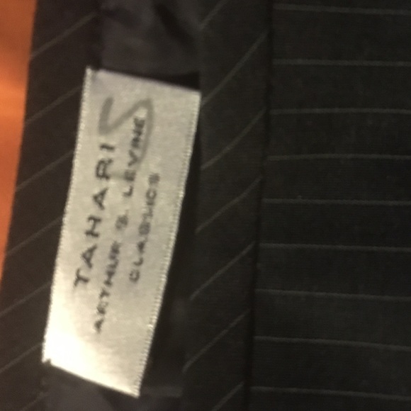 NWT Peter style Tahari skirt. Grey/white. Size 8 - Picture 3 of 7